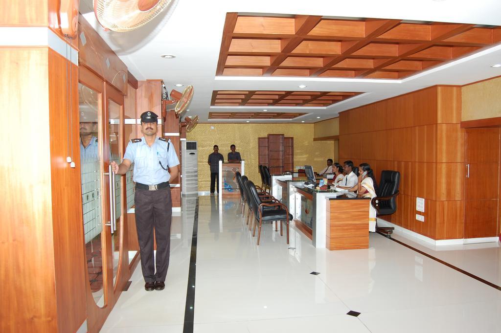 Kpm Regency Hotel Palakkad Exterior foto