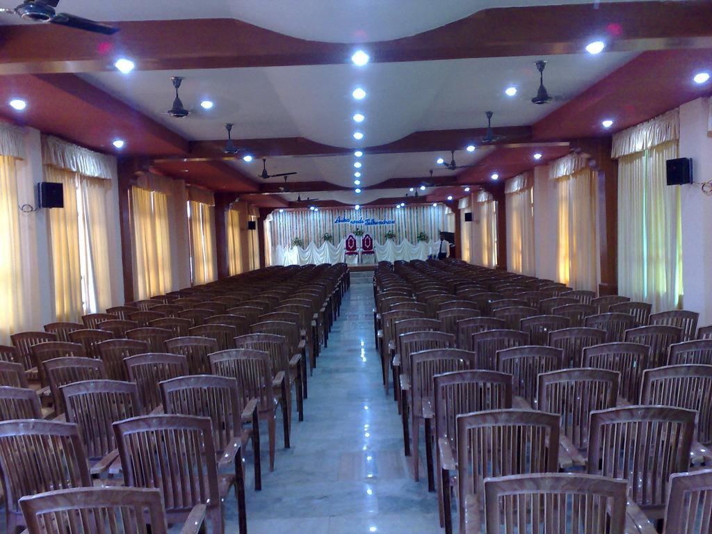 Kpm Regency Hotel Palakkad Exterior foto